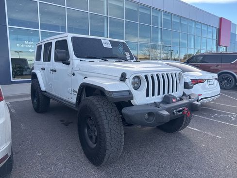 Used 2021 Jeep Wrangler Unlimited Sahara image 5