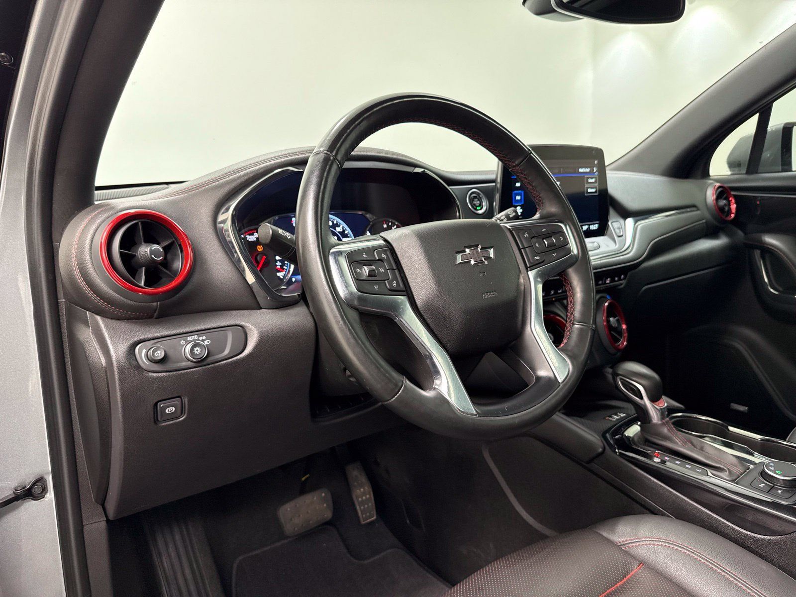 Used 2024 Chevrolet Blazer RS w/ Enhanced Convenience Package FWD image 15