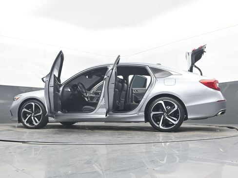 Used 2022 Honda Accord Sport image 41
