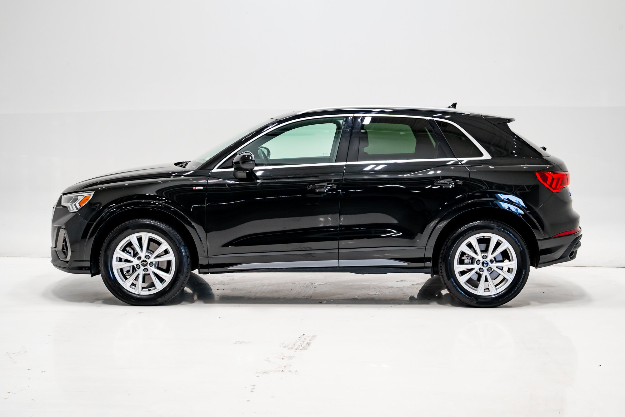 Used 2025 Audi Q3 2.0T Premium AWD/4WD image 33