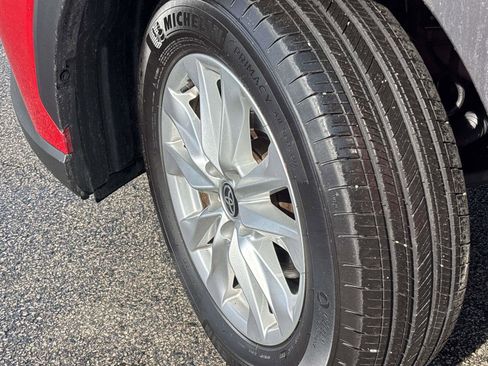 Certified 2023 Toyota Corolla Cross LE w/ Moonroof Package image 8