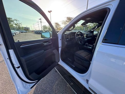 New 2026 Chevrolet Silverado 1500 High Country AWD/4WD image 10