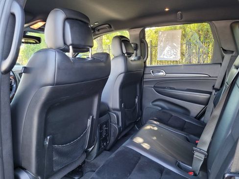 Used 2018 Jeep Grand Cherokee Altitude AWD/4WD image 15