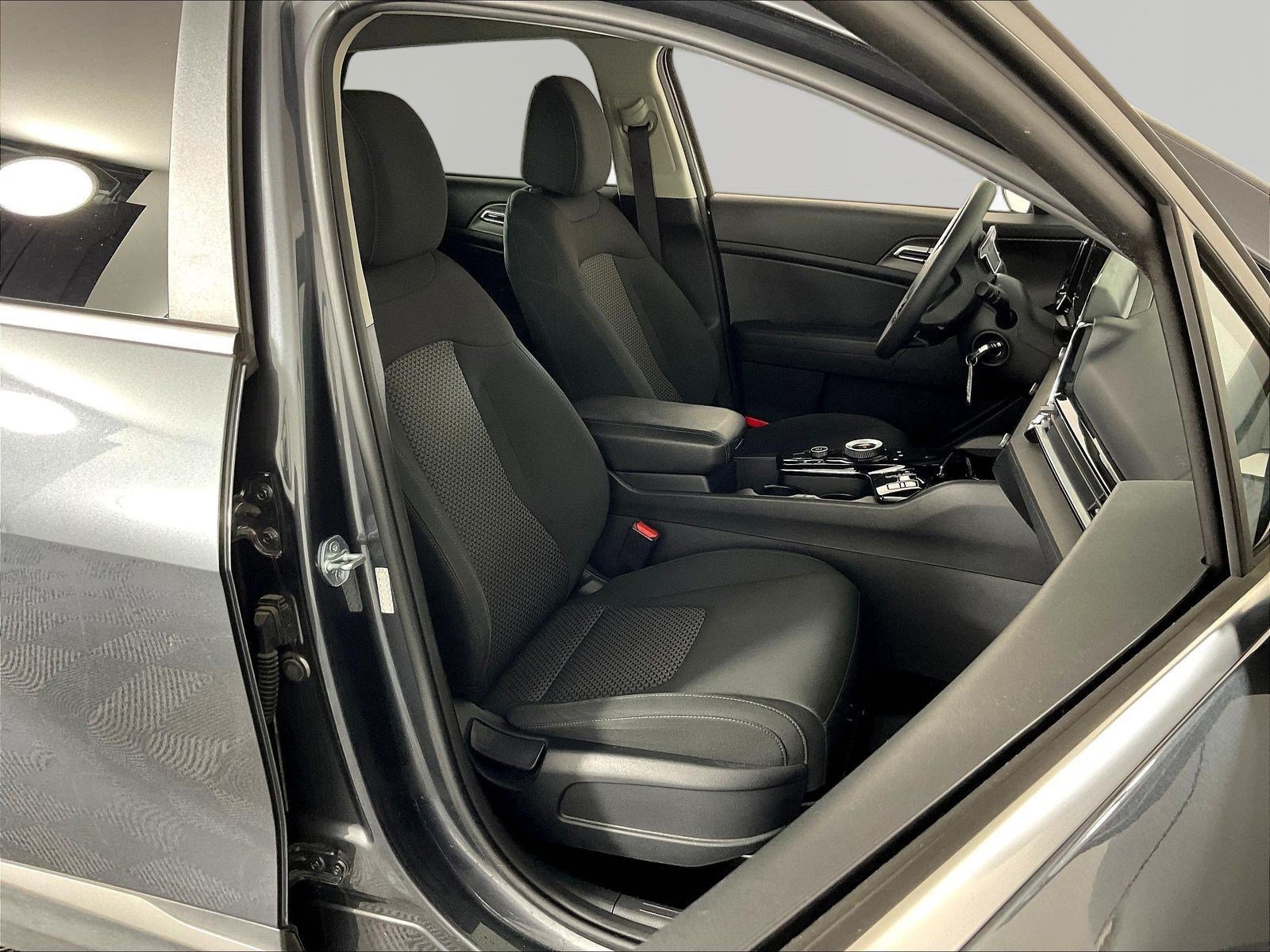 Used 2023 Kia Sportage LX AWD/4WD image 29