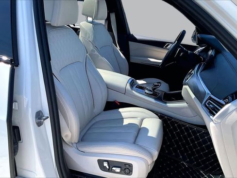Used 2022 BMW X5 sDrive40i w/ M Sport Package RWD image 8