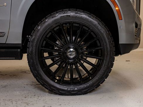 Used 2026 GMC Yukon Denali Ultimate w/ LPO, Floor Liner Package AWD/4WD image 12