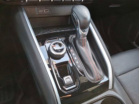 Used 2023 Chevrolet Colorado Z71 w/ Z71 Convenience Package 2 image 13