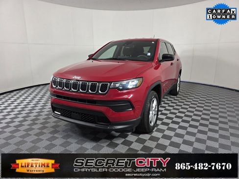 Used 2023 Jeep Compass Sport image 3