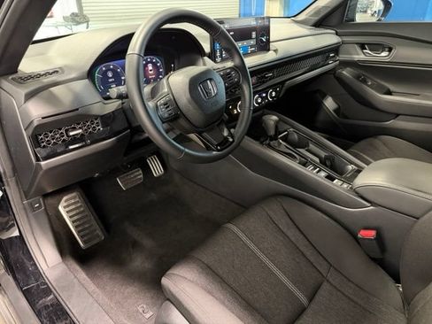 Used 2025 Honda Accord Sport image 19
