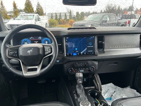 Certified 2025 Ford Bronco Badlands image 6