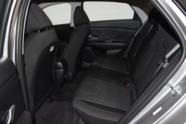 Used 2026 Hyundai Elantra SE FWD image 18