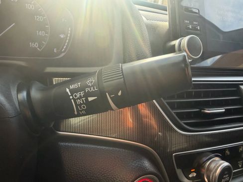 Used 2018 Honda Accord Sport image 15