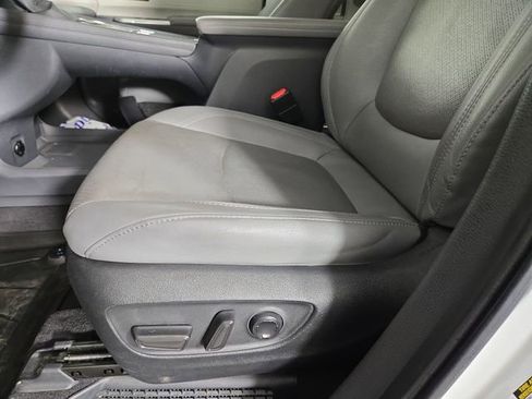 Used 2023 Toyota Sienna Limited FWD image 34