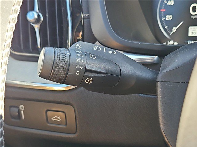 Used 2018 Volvo XC60 T6 Inscription w/ Convenience Package AWD/4WD image 12