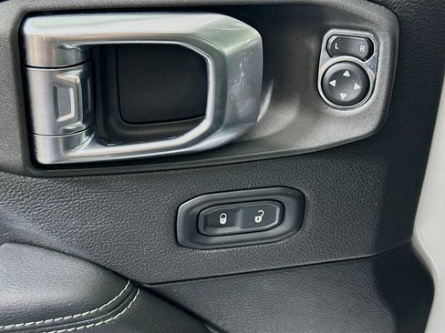 Used 2023 Jeep Wrangler Sahara w/ Cold Weather Group image 15