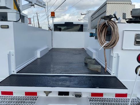 Used 2011 RAM 4500 ST Cab & Chassis 2D w/ ST Decor Group image 9