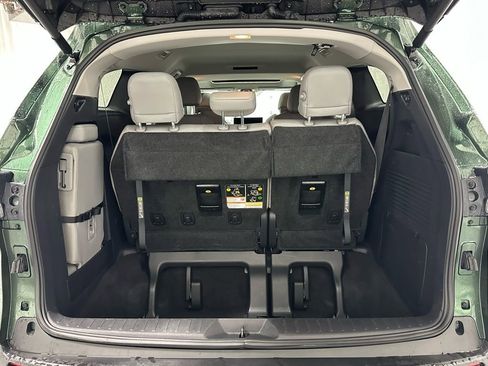 Used 2025 Toyota Sienna XLE image 53