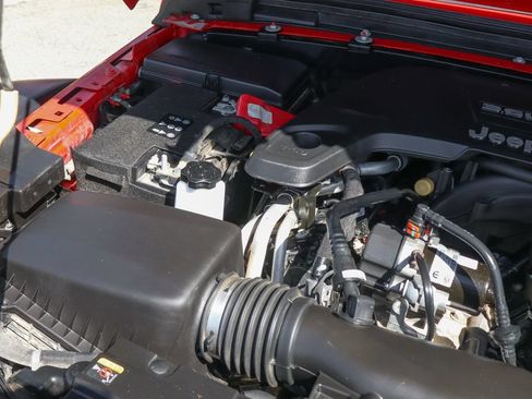 Used 2021 Jeep Wrangler Unlimited Rubicon AWD/4WD image 13