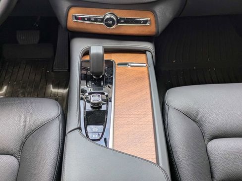 Certified 2024 Volvo XC90 B6 Plus w/ Protection Package Premier AWD/4WD image 19