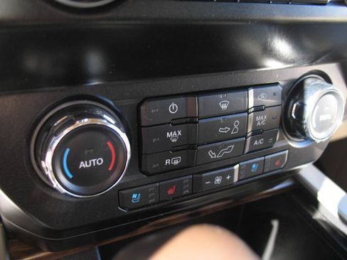 Used 2019 Ford F150 Lariat AWD/4WD image 29