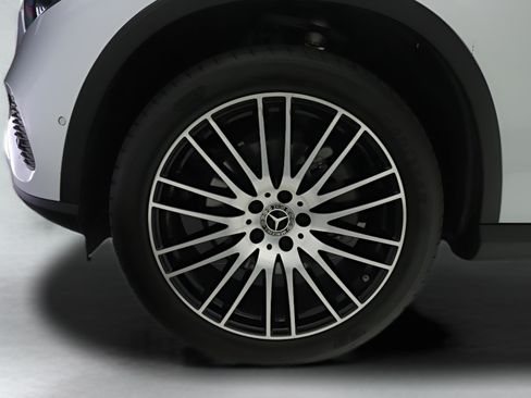 Certified 2023 Mercedes-Benz GLC 300 image 27