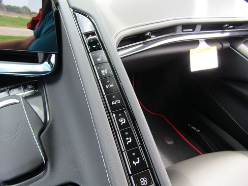 Used 2025 Chevrolet Corvette E-Ray w/ Stealth Interior Trim Package AWD/4WD image 17