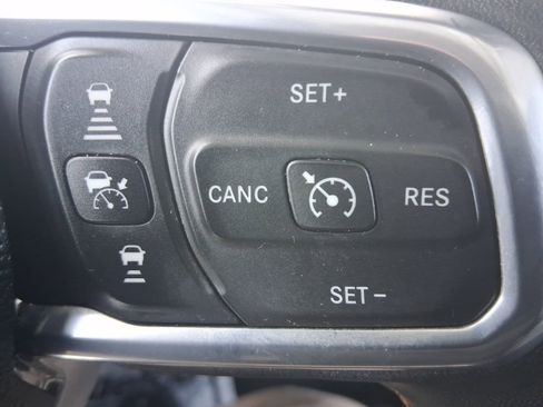 Used 2024 Jeep Wrangler Sahara image 19