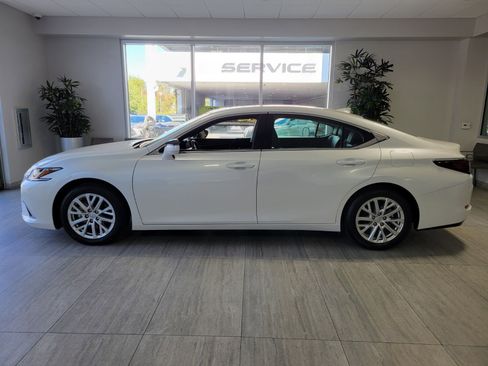 Certified 2024 Lexus ES 350 image 2