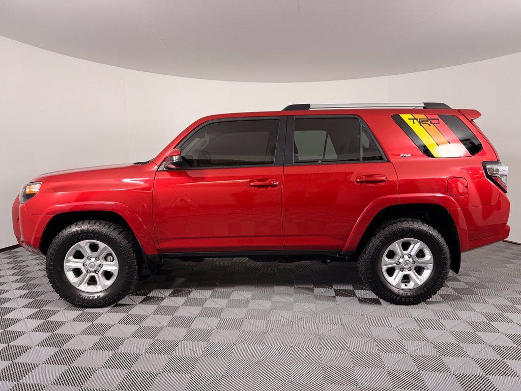 Certified 2022 Toyota 4Runner SR5 AWD/4WD image 12