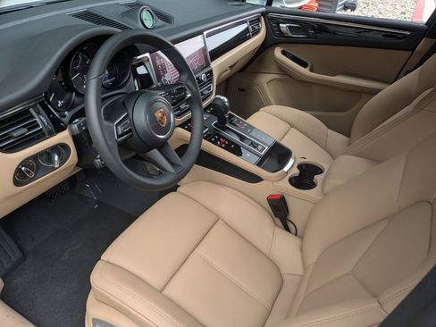 New 2026 Porsche Macan AWD/4WD image 4