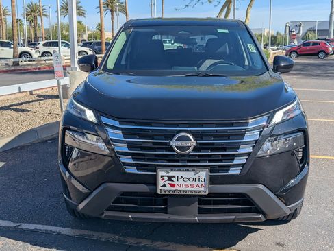 Certified 2025 Nissan Rogue SV FWD image 9