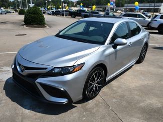 Used 2024 Toyota Camry SE image 1
