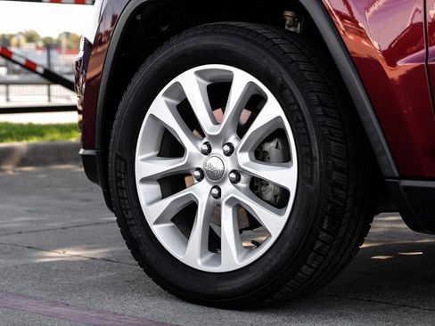 Used 2017 Jeep Grand Cherokee Limited image 63