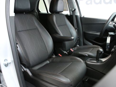 Used 2022 Chevrolet Trax LT AWD/4WD image 29