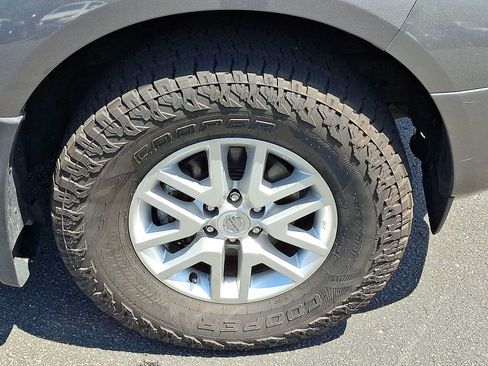 Used 2020 Nissan Frontier SV AWD/4WD image 8