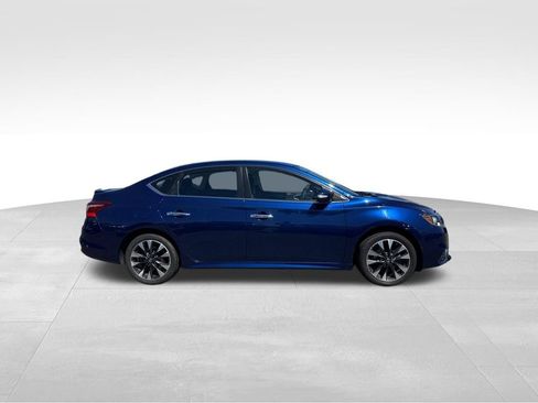 Used 2019 Nissan Sentra SR FWD image 8