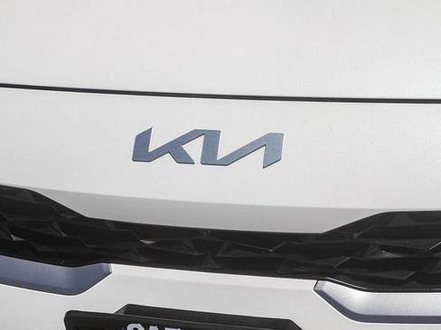Certified 2024 Kia Forte LXS FWD image 7