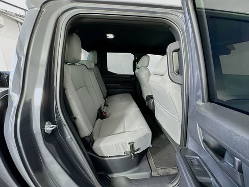 Certified 2025 Toyota Tacoma SR5 AWD/4WD image 25