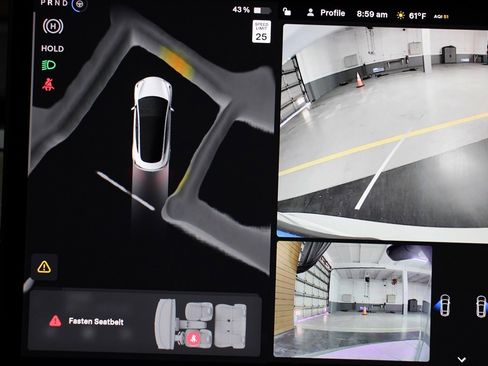 Used 2023 Tesla Model 3 Standard Range image 13