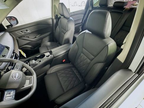 New 2026 Nissan Rogue Platinum w/ Platinum Premium Package image 24