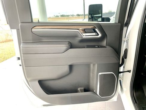 Used 2025 Chevrolet Silverado 2500 LT w/ Trail Boss Package image 20