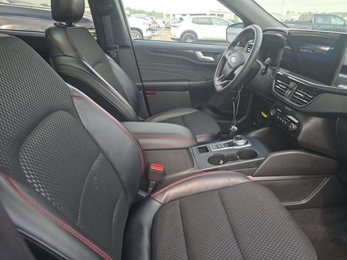Used 2024 Ford Escape ST-Line w/ Tech Pack #1 AWD/4WD image 7