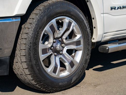 Used 2019 RAM 1500 Laramie Longhorn image 8