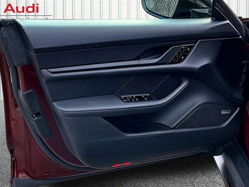 Used 2021 Porsche Taycan 4S image 20