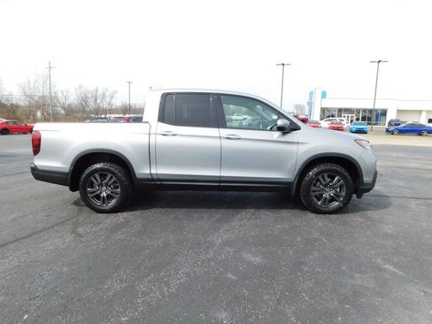 Used 2020 Honda Ridgeline Sport image 2