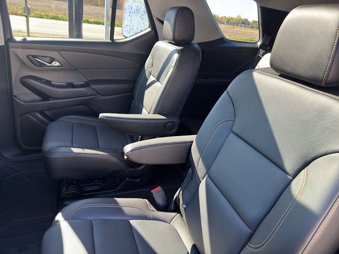 Used 2020 Chevrolet Traverse Premier image 33