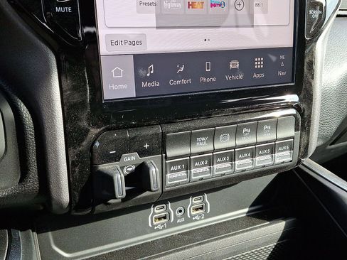 New 2025 RAM 2500 Big Horn image 9