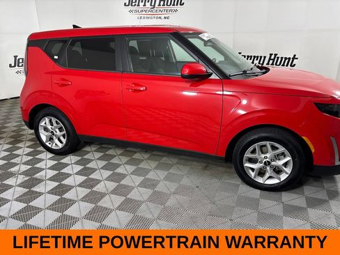 Used 2024 Kia Soul LX w/ Option Group 015 FWD image 6