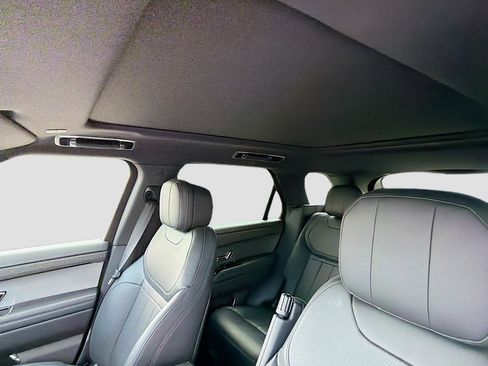 Used 2025 Land Rover Range Rover Sport SE image 27