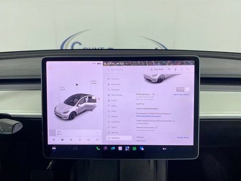 Used 2021 Tesla Model Y Long Range AWD/4WD image 18